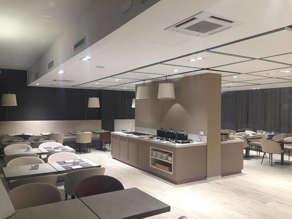 Unaway Hotel & Residence Linea Uno Milano Exteriör bild