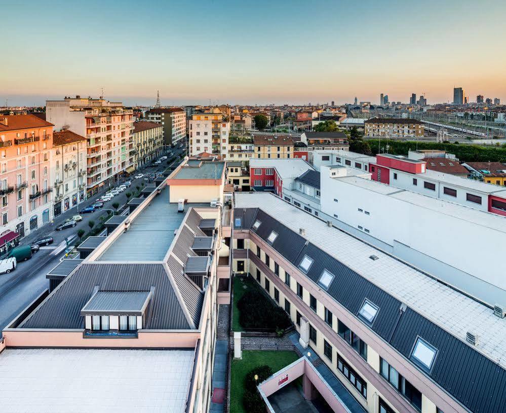 Unaway Hotel & Residence Linea Uno Milano Exteriör bild